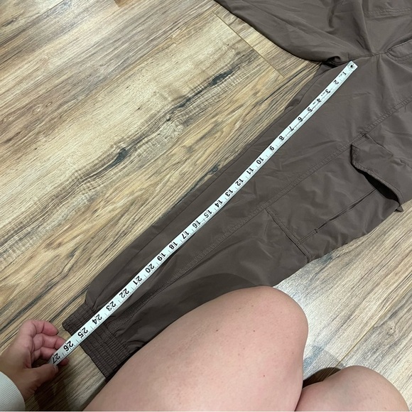 Athleta Chelsea Utility Cargo Joggers - Picture 7 of 9